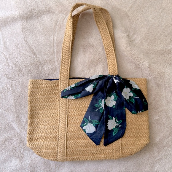NWOT Draper James Everyday Straw Tote Bag with Floral Satin Scarf - Picture 7 of 7